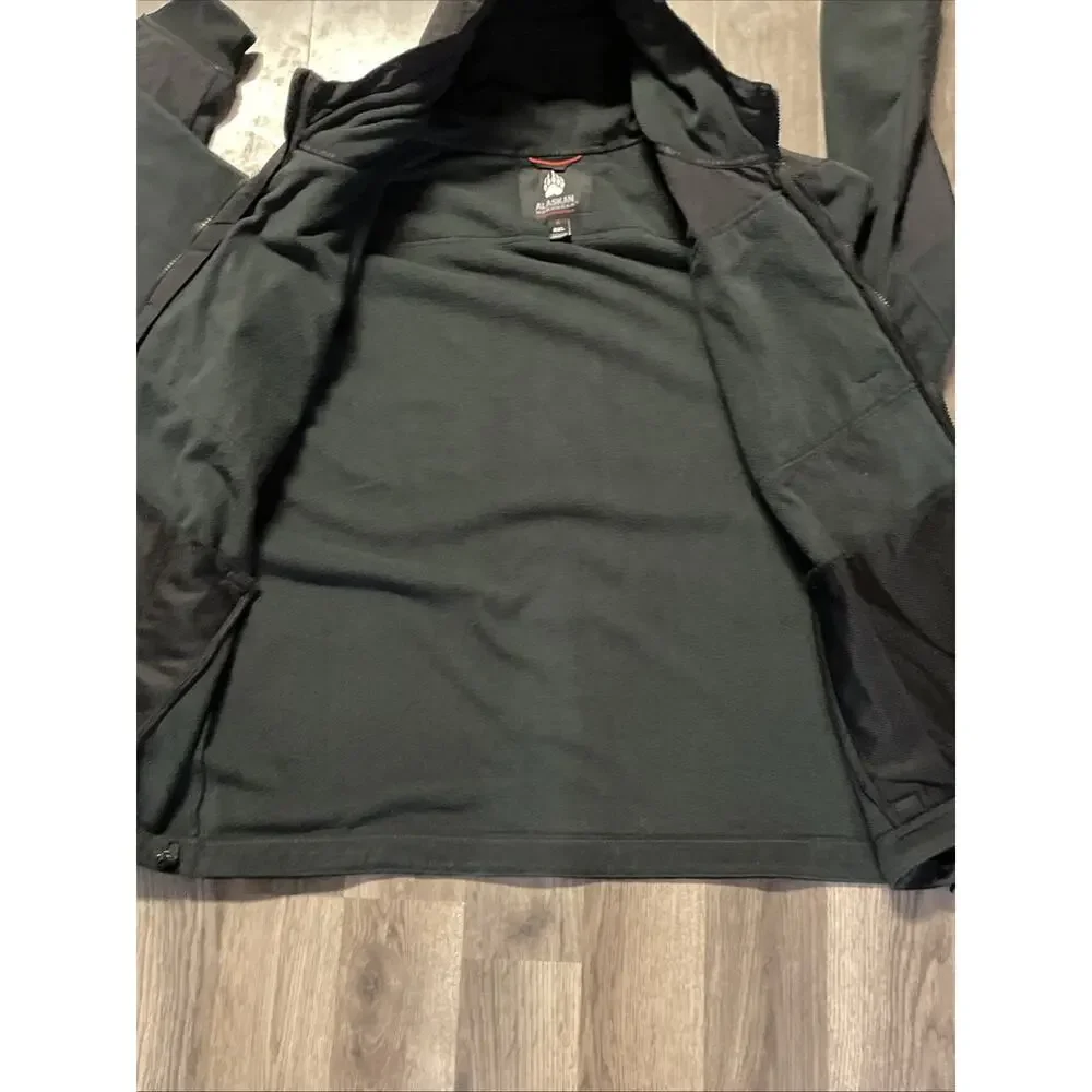 Zip-Up alaskan hardgear